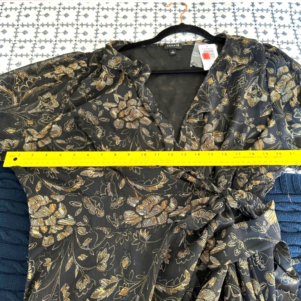 🏷️TORRID Chiffon Layered Tie Front Surplice Tunic Black Floral Blouse Size 1X - Picture 14 of 15
